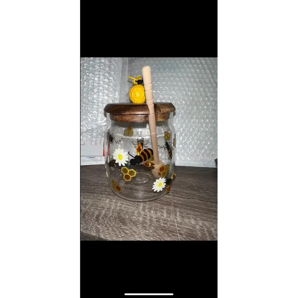 Bumblebee Glass Honey Jar with Wooden Lid and Dipper Daisy‎ 3D Honeycomb Accent